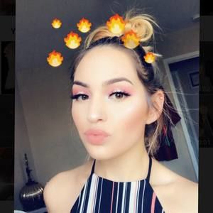 Meet your Posher, Danielle